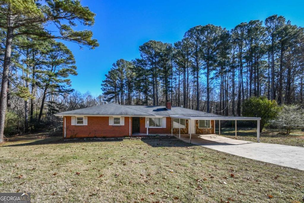 Photo of 35 N Robinson Drive, Carrollton, GA 30117 (MLS # 10658584)