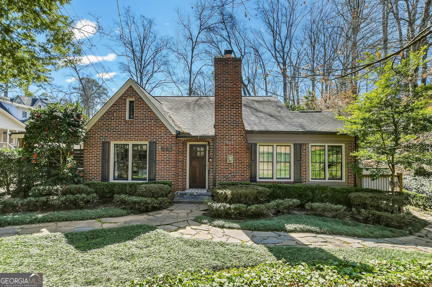 663 Amsterdam AVE NE