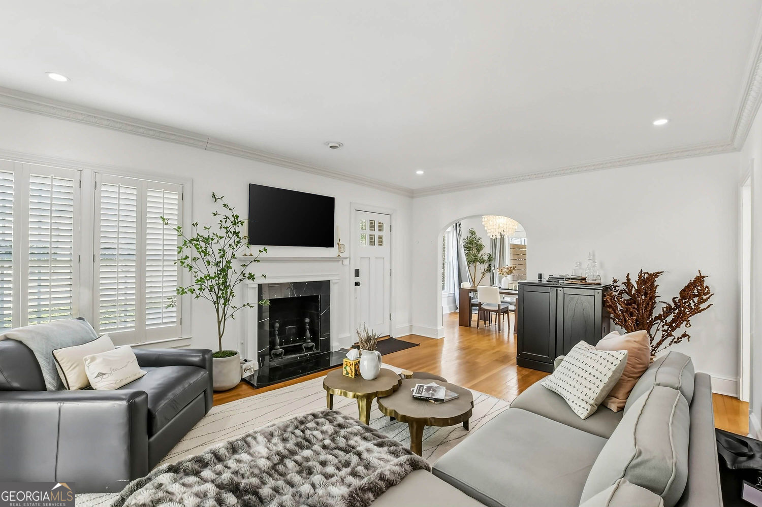 663 Amsterdam AVE NE