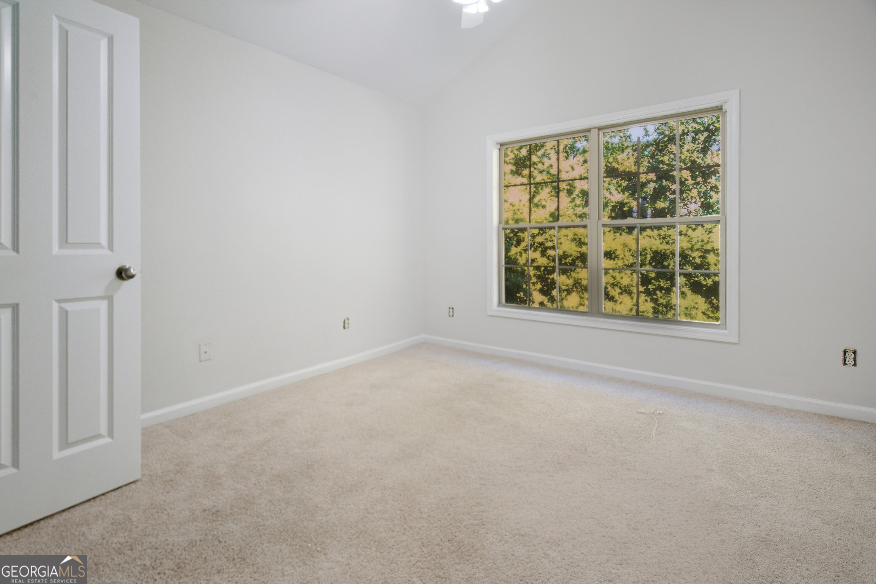 5140 Meridian LN