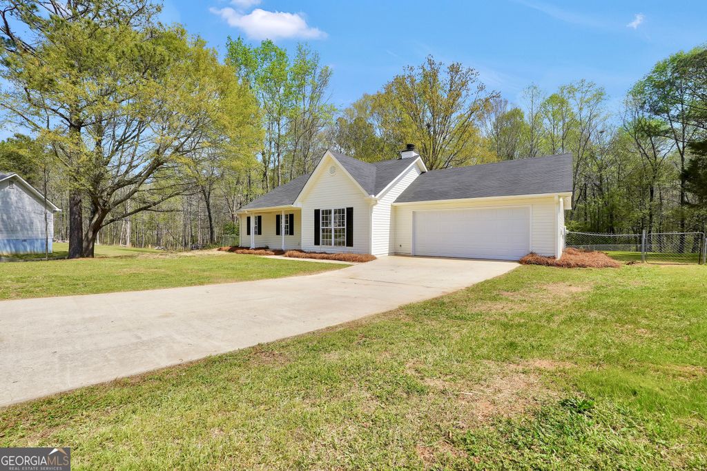 Photo of 109 William Ct, Jenkinsburg, GA 30234 (MLS # 10720001)