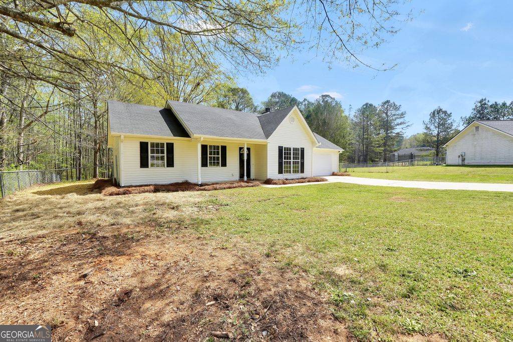 Photo of 109 William Ct, Jenkinsburg, GA 30234 (MLS # 10720001)