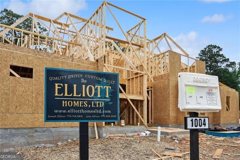 *** THIS LISTING IS FOR THE EMPTY LOTS ONLY...*** Absolutely phenomenal gated subdivision with 27 lots (only 4 left) by John and Joseph Elliott (Elliott Custom Homes) near the Historic Marietta Square and Kennesaw Mountain National Park. Homes feed into award-winning West Side Elementary School. Gorgeous park in the middle of the neighborhood featuring a dog park and a gathering place for residents. Come build your dream home or choose from one of our already-designed plans. All homes will be designed by Roger Caldwell at Caldwell-Cline Architects and built by the Elliotts. High end finishes throughout. We have 4 lots left and they are #6,7,18 and 19. There are also a few resale lots available. The neighborhood will be gated and will feature centralized landscape maintenance (meaning 1 company will do everyone's yard at once). We have several lots that will hold basements or slab/crawl space. Buyers may design a custom home with Caldwell-Cline, or we have had them design 4 house plans that fit on these lots. Several buyers have purchased 2 lots and merged them together for a larger lot, and that is a possibility if you'd like to discuss it. This price is for the lot only.