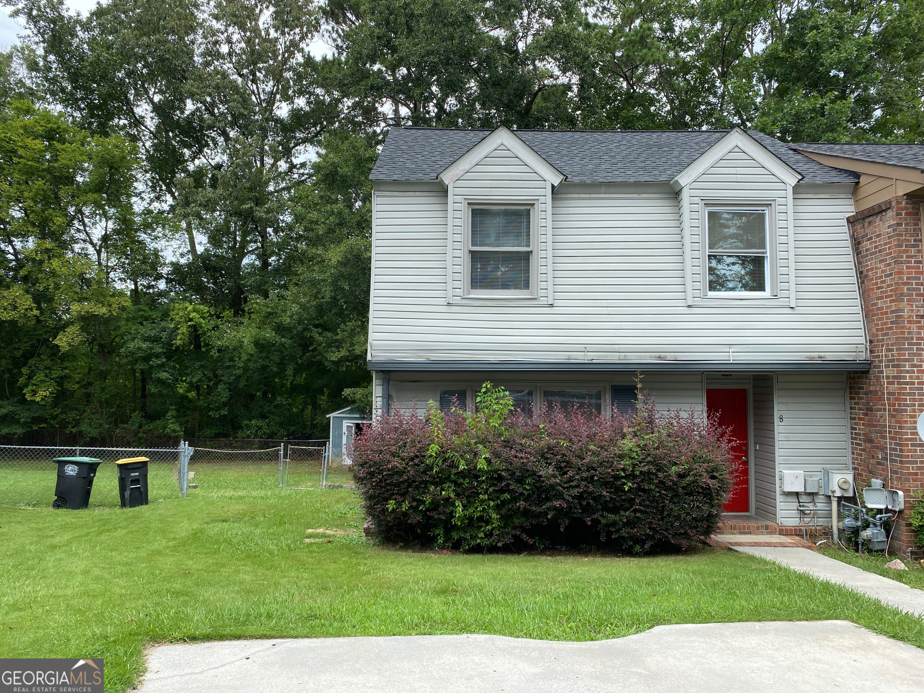 West Rome: 3 bedroom, 2 bath townhouse includes stove, refrigerator & dishwasher. Has washer/.dryer hook-ups, central heat & air. Uses gas. Small dog (under 20 lbs) possible with non-refundable pet fee , No Cats, lawn care not included