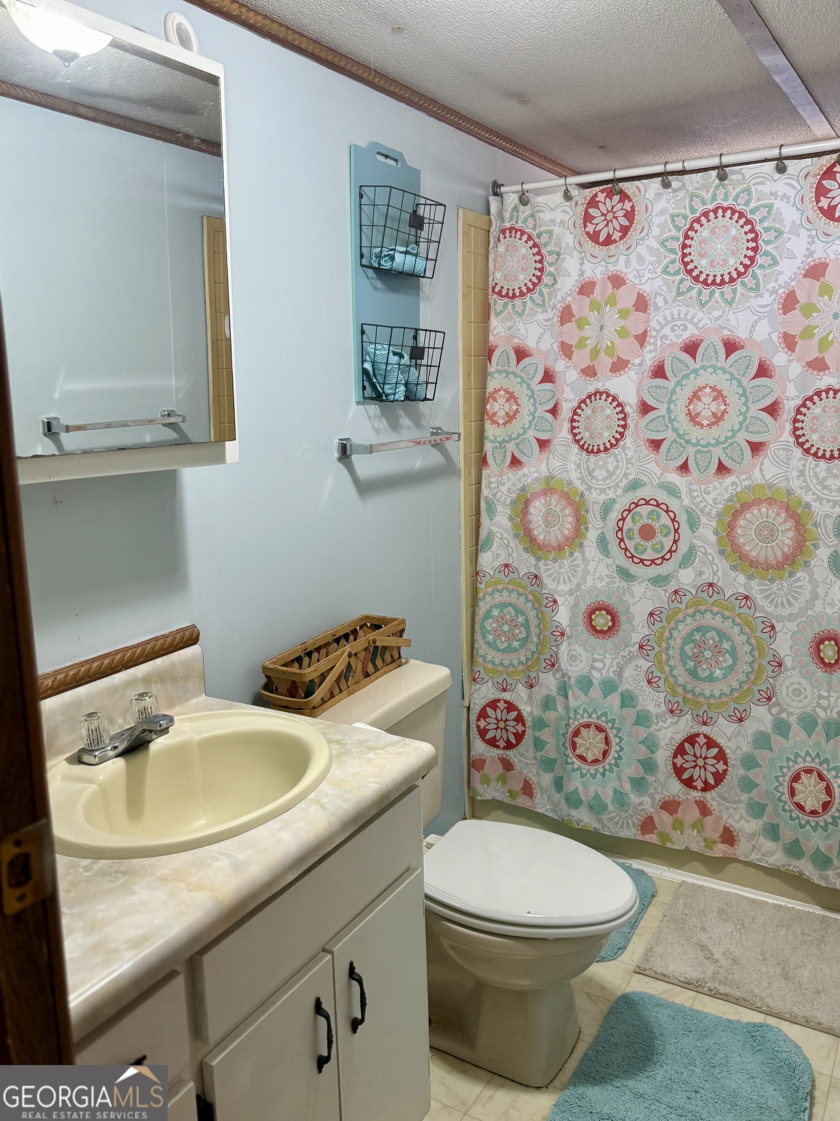 7112 E Blacks Bluff RD