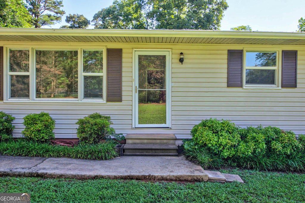Photo of 451 Defoor Road, Toccoa, GA 30577 (MLS # 10794474)
