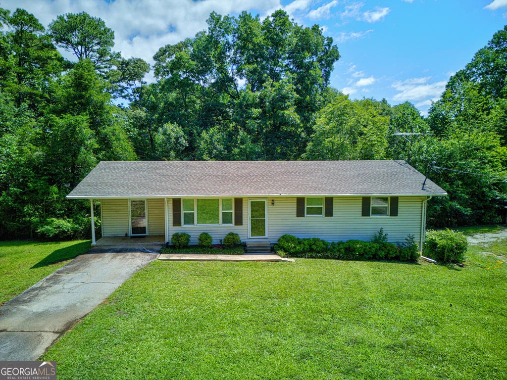 Photo of 451 Defoor Road, Toccoa, GA 30577 (MLS # 10794474)