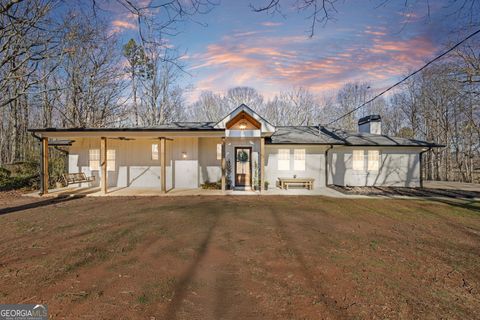 3302691710 Homes for Sale Braselton GA with a Fenced Back Yard