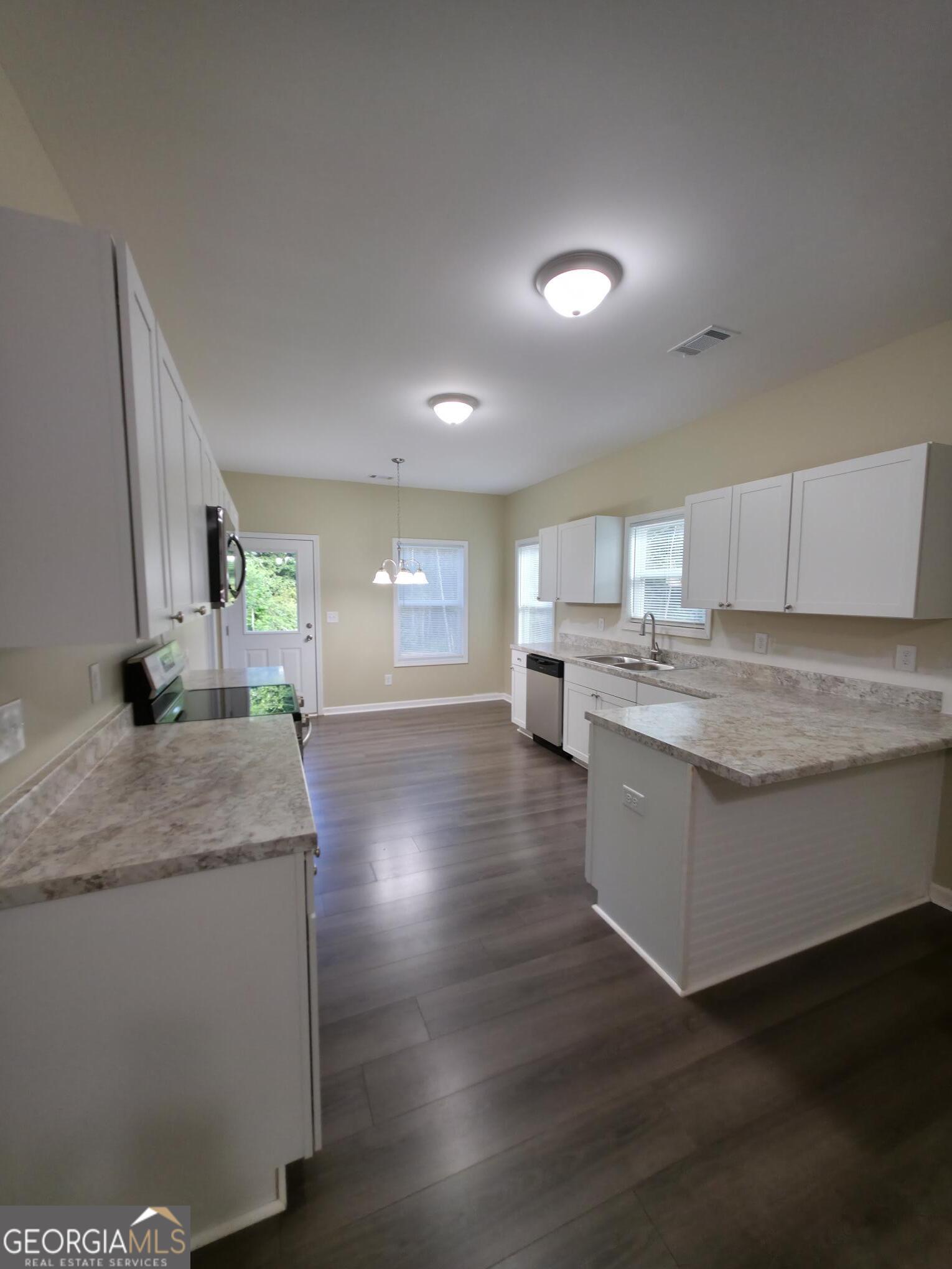 245 Freeman DR