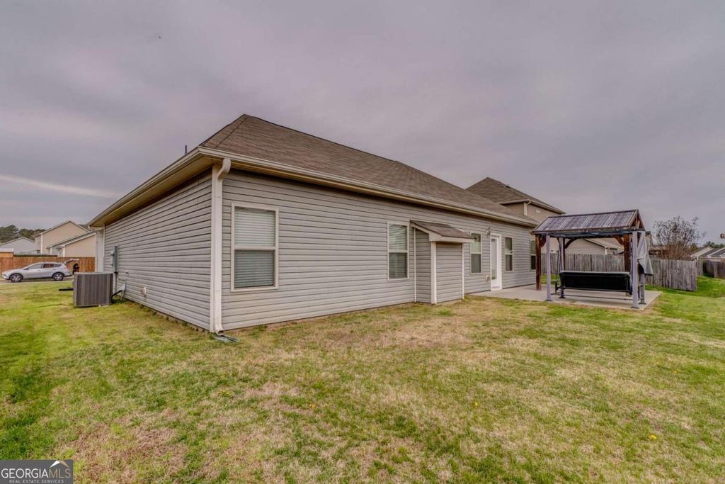 Photo of 300 Heritage Drive, Calhoun, GA 30701 (MLS # 10715518)