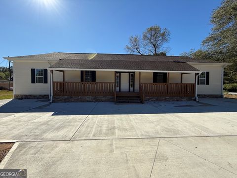 6 W Oak ST APT. B Luthersville GA 30251