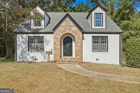 Photo of 1001 Jefferson Avenue, Atlanta, GA 30344 (MLS # 10702283)