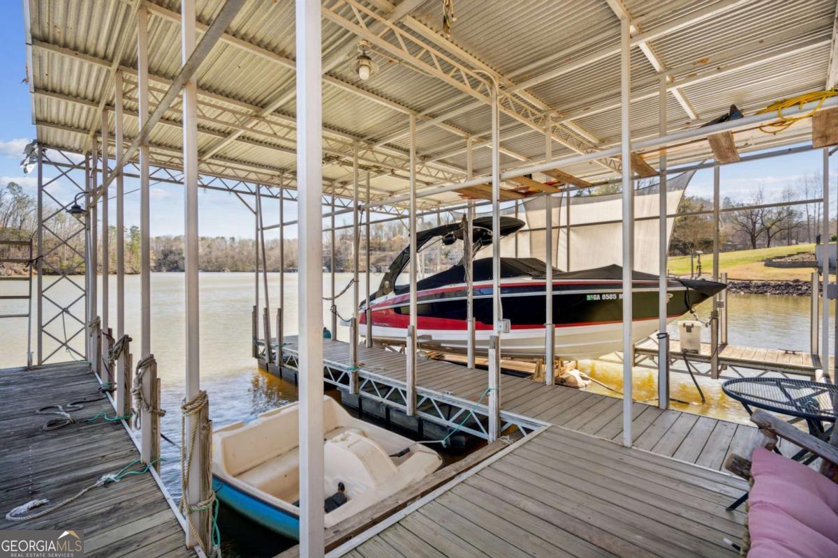 27 Lakeshore CIR