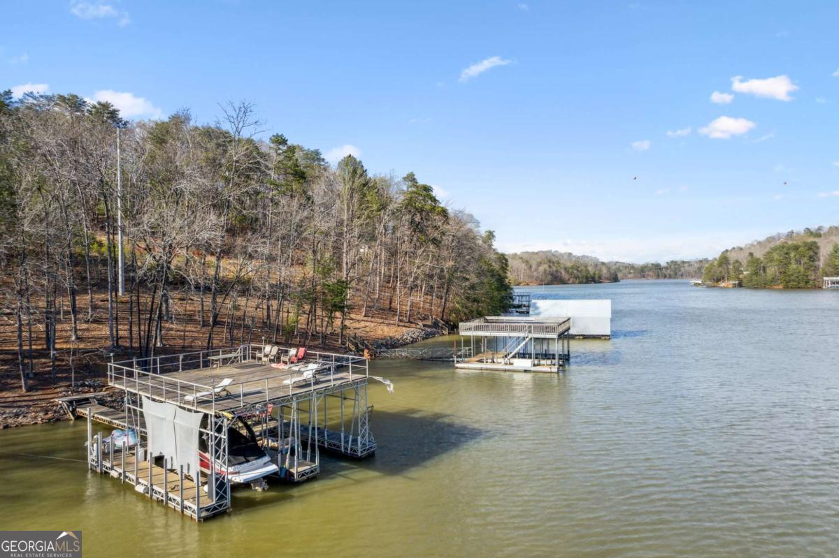27 Lakeshore CIR