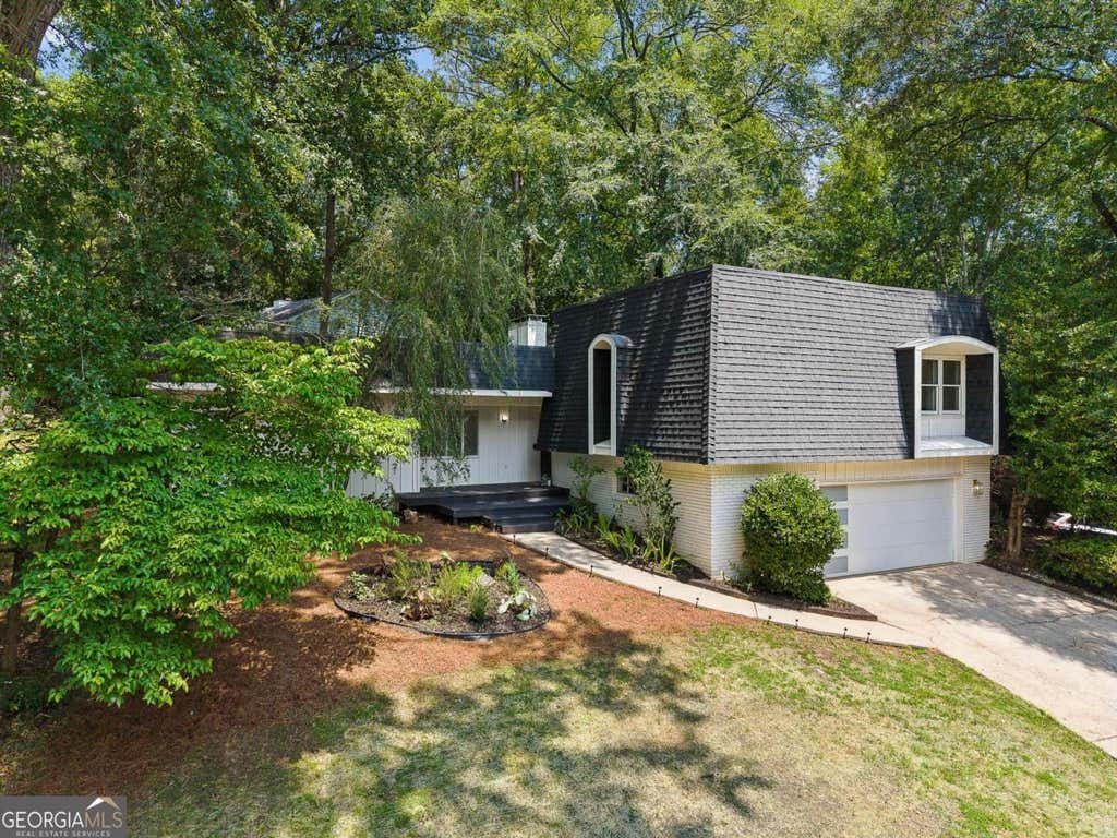 Photo of 700 Cedar Knoll Drive, Roswell, GA 30076 (MLS # 10803521)