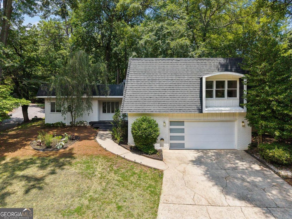 Photo of 700 Cedar Knoll Drive, Roswell, GA 30076 (MLS # 10803521)