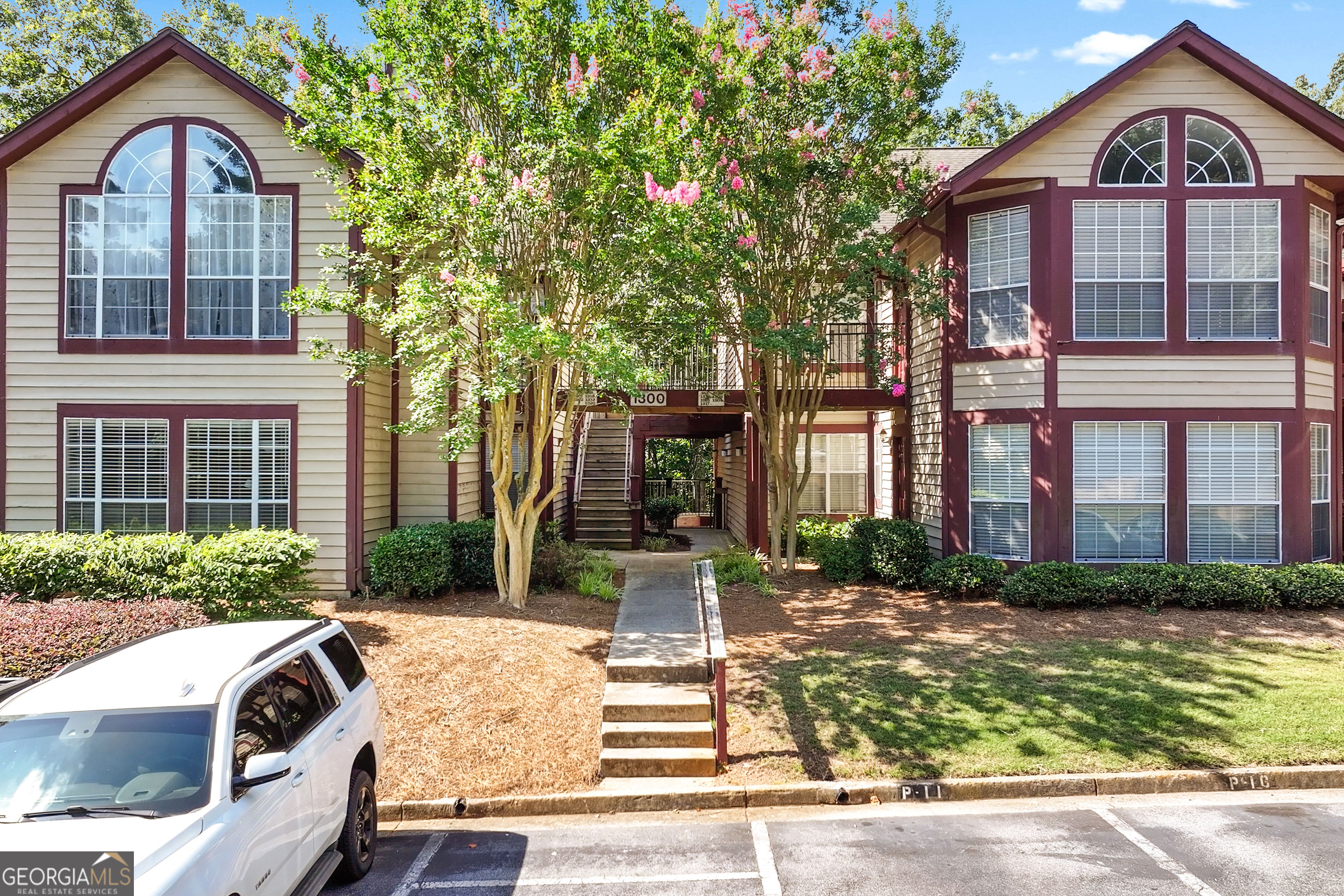 1320 Red Deer WAY