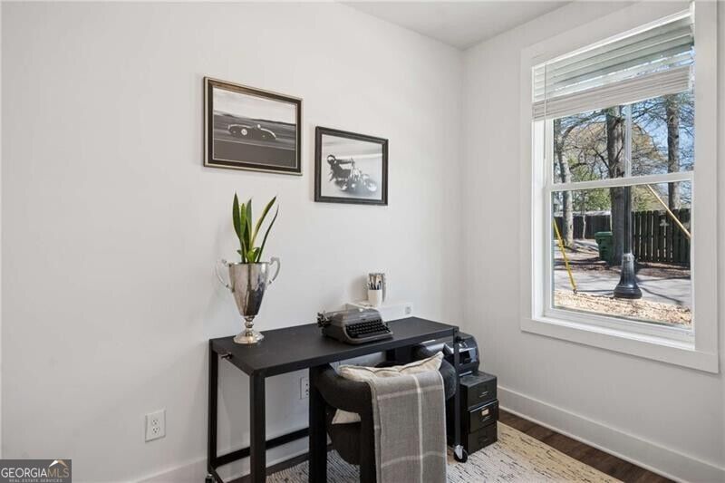 1350 May AVE SE 9
