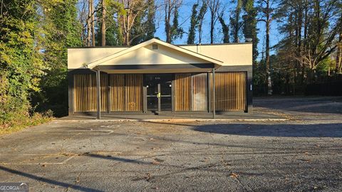 2125 Headland DR East Point GA 30344