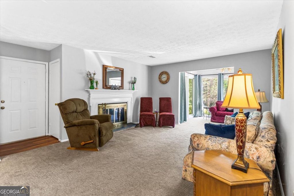 Photo of 1610 Raleigh Circle SE, Marietta, GA 30067 (MLS # 10730895)