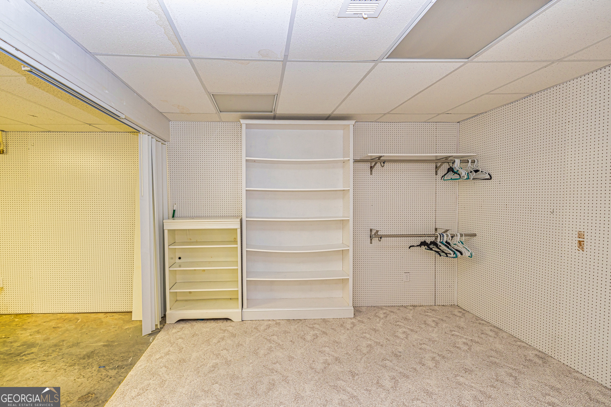 Newnan, Georgia 30265, United States, 3 Bedrooms Bedrooms, ,5 BathroomsBathrooms,Residential,Active,200698