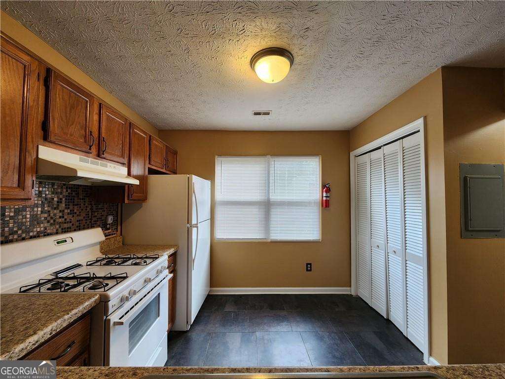 3595 Main Station DR SW