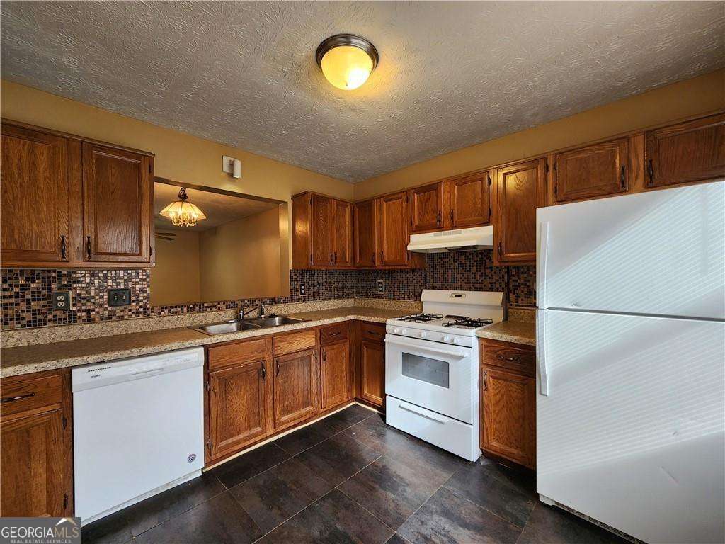 3595 Main Station DR SW