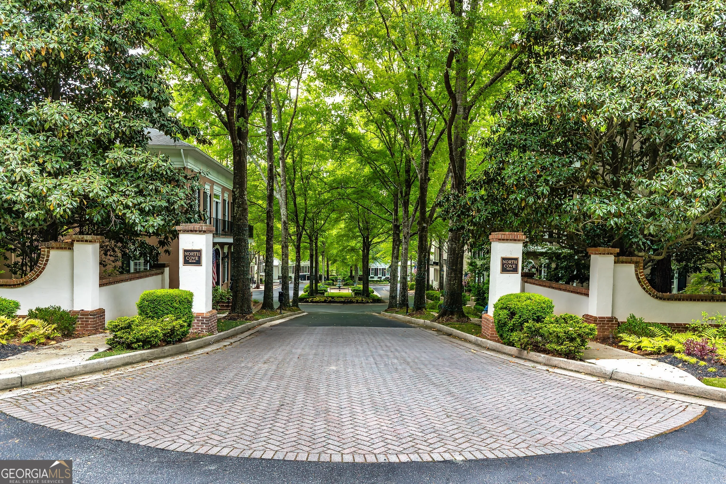 221 N Cove Drive