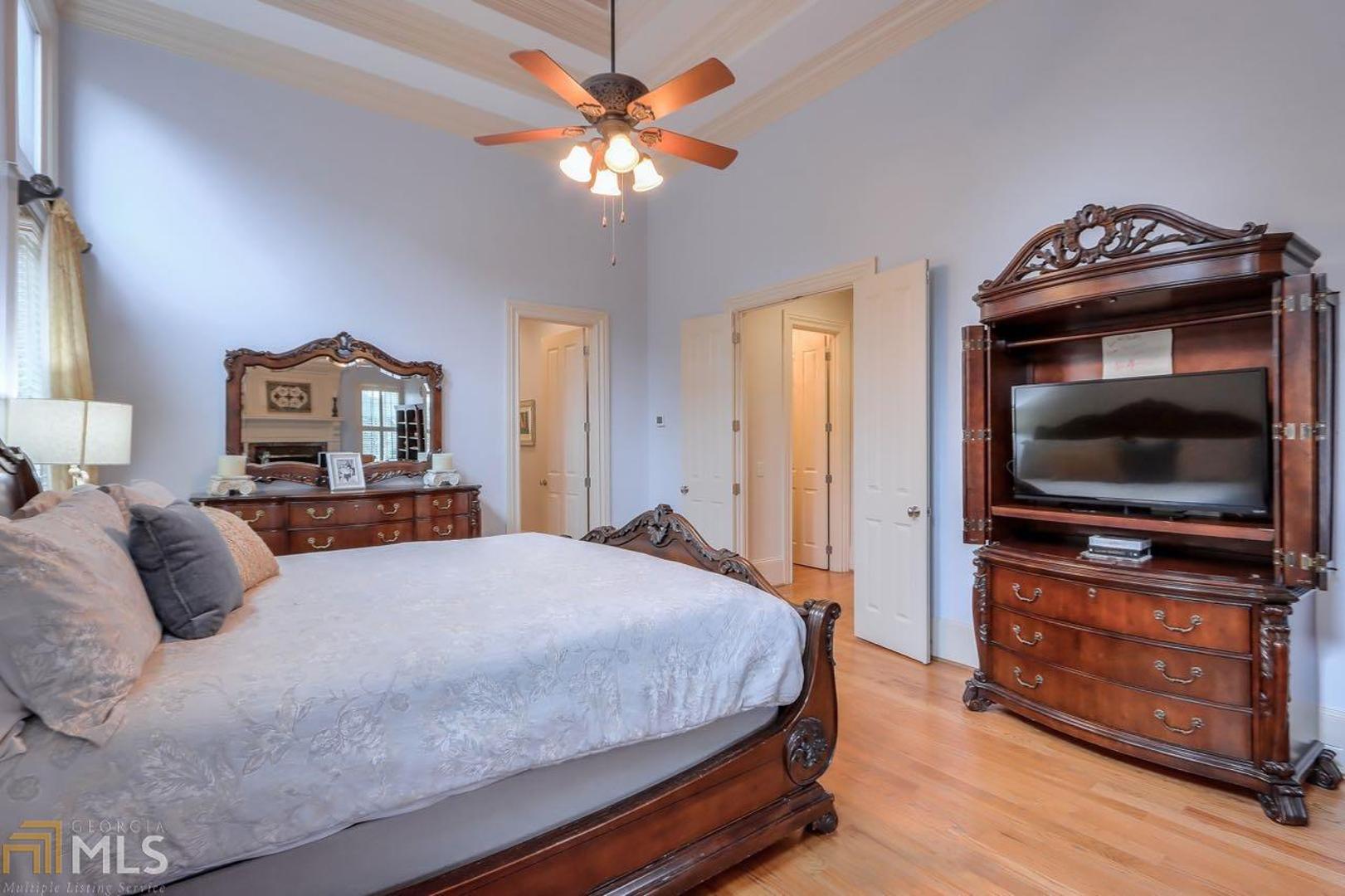 Enclave At Sope Creek - Residential