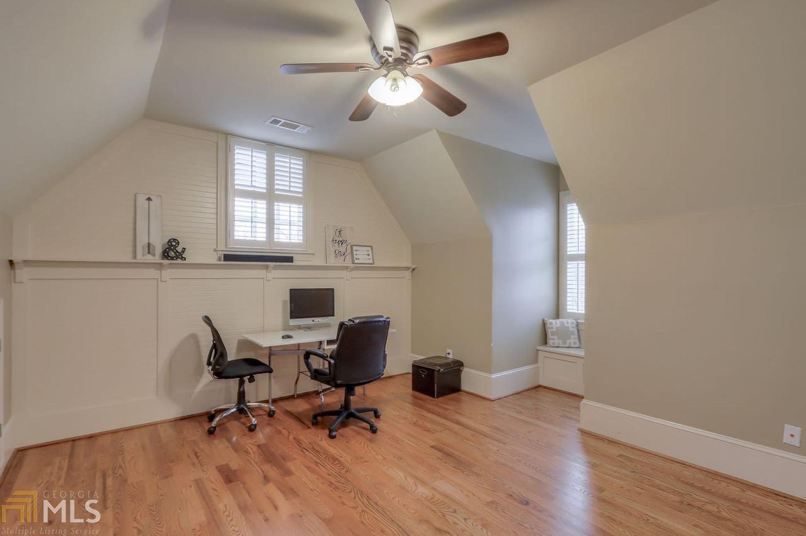 Enclave At Sope Creek - Residential