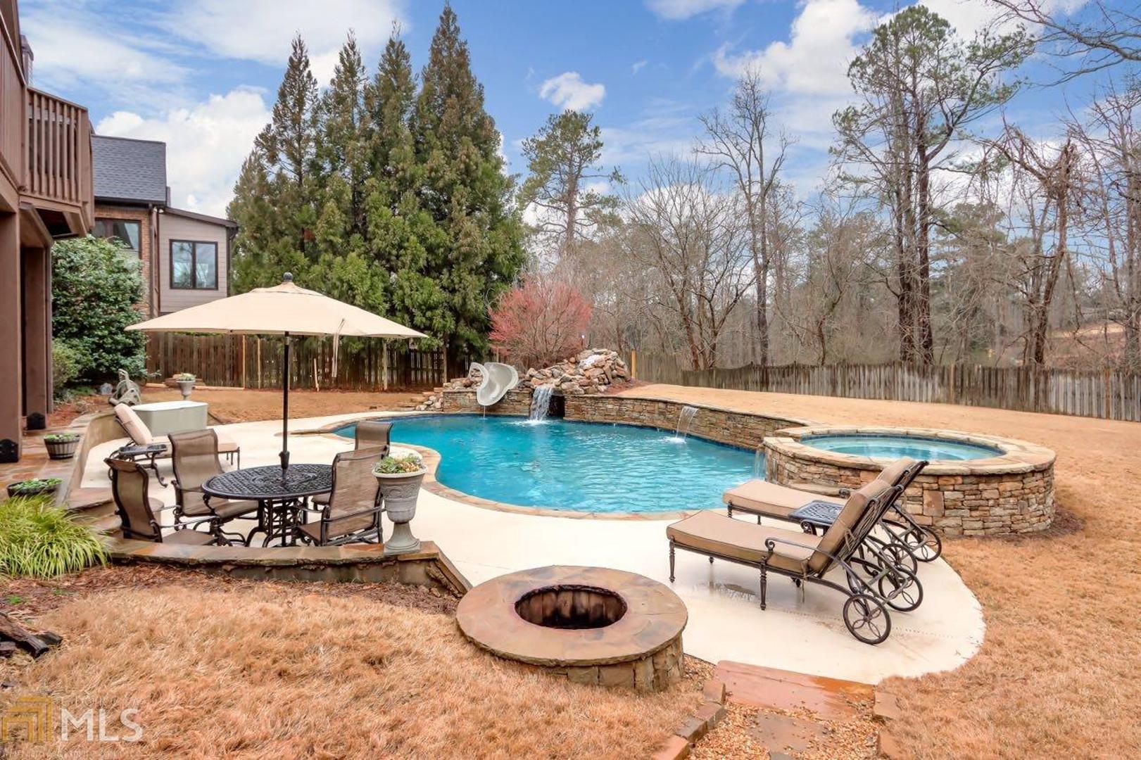 Enclave At Sope Creek - Residential