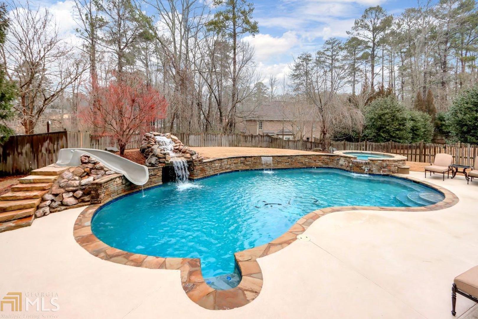 Enclave At Sope Creek - Residential