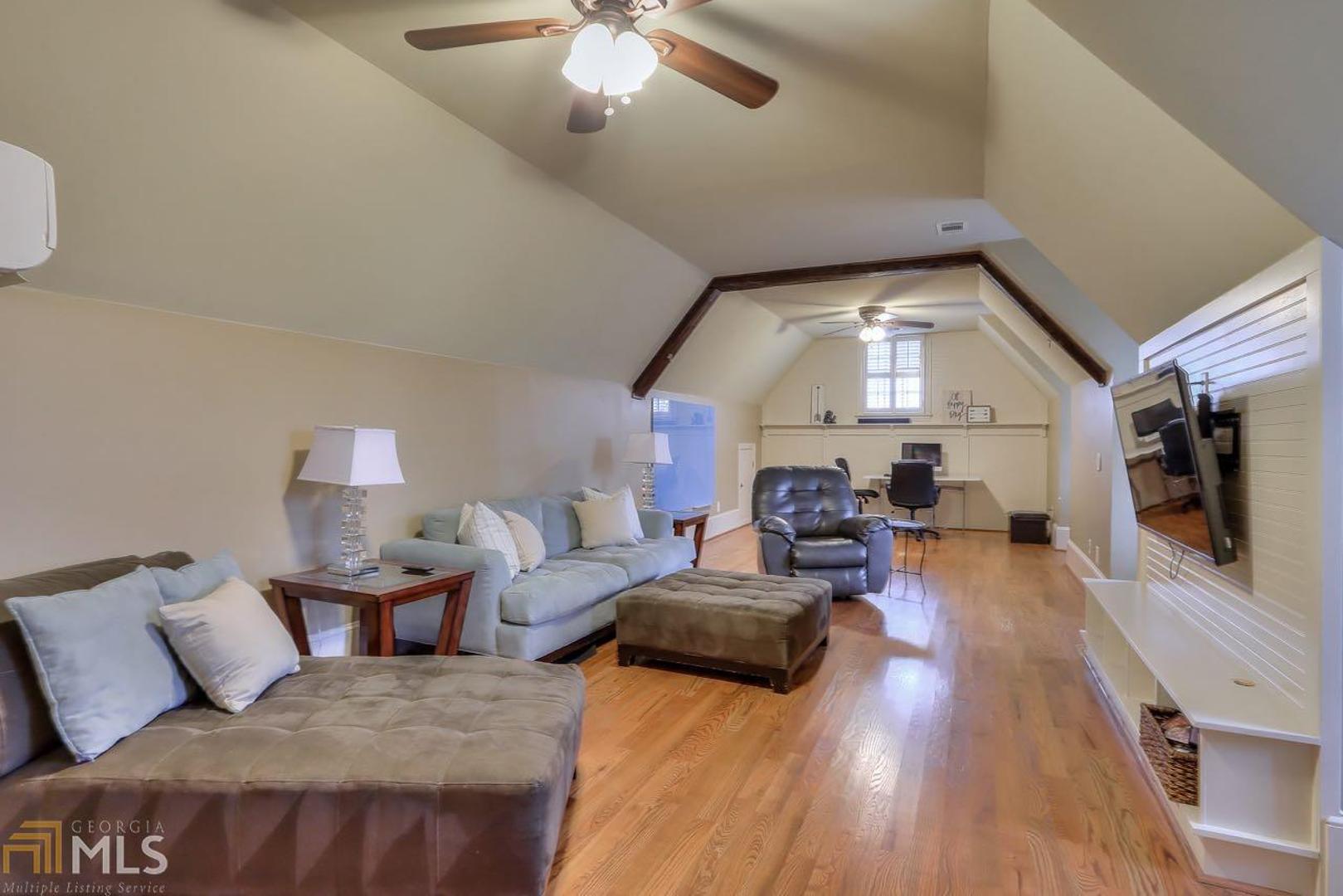 Enclave At Sope Creek - Residential