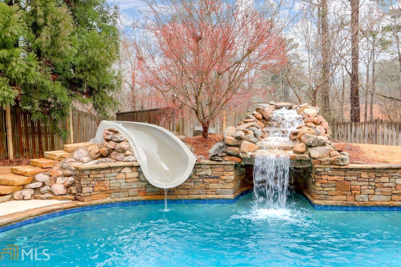 Enclave At Sope Creek - Residential