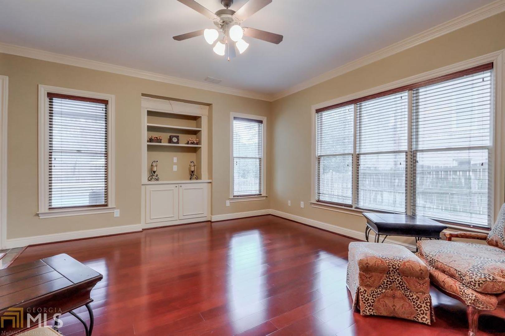 Enclave At Sope Creek - Residential