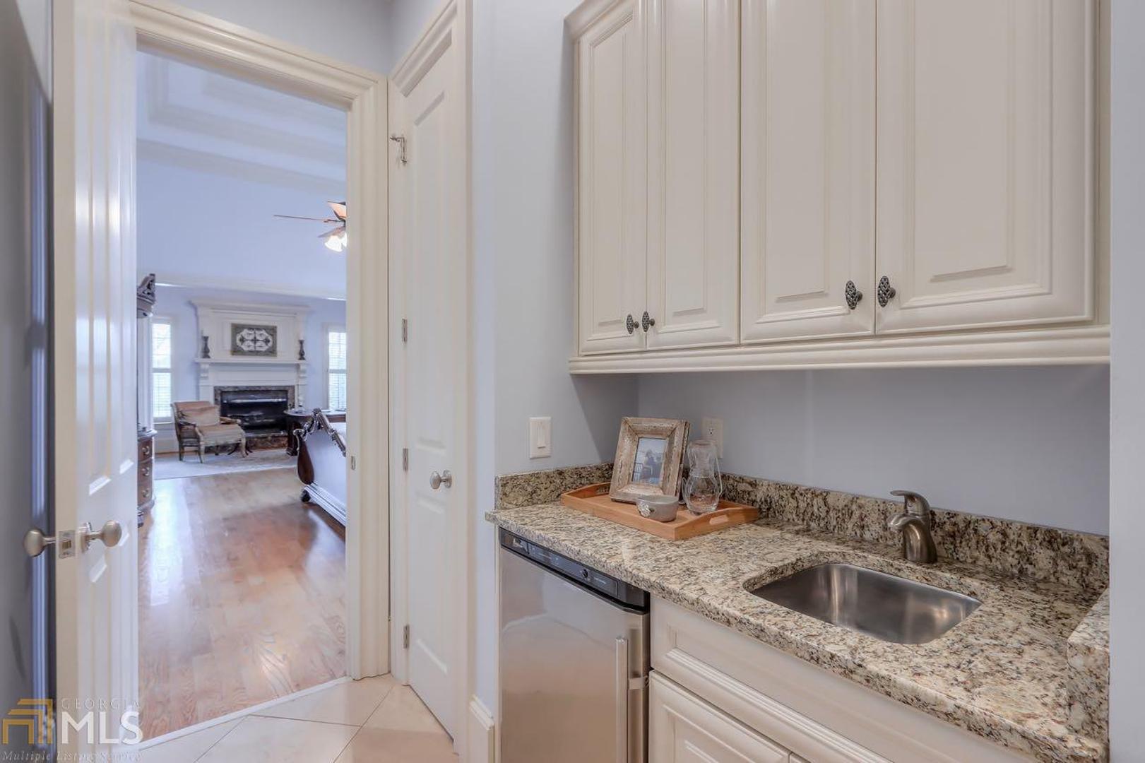 Enclave At Sope Creek - Residential