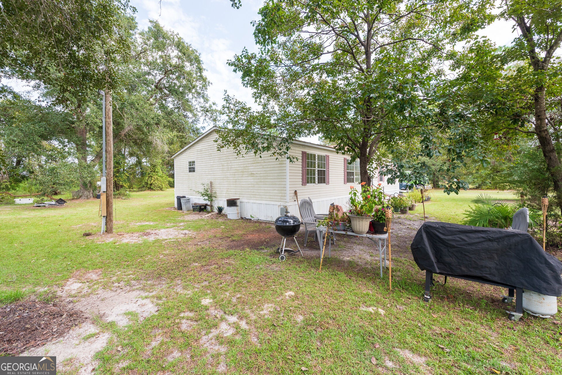 569 Shady Oaks CIR