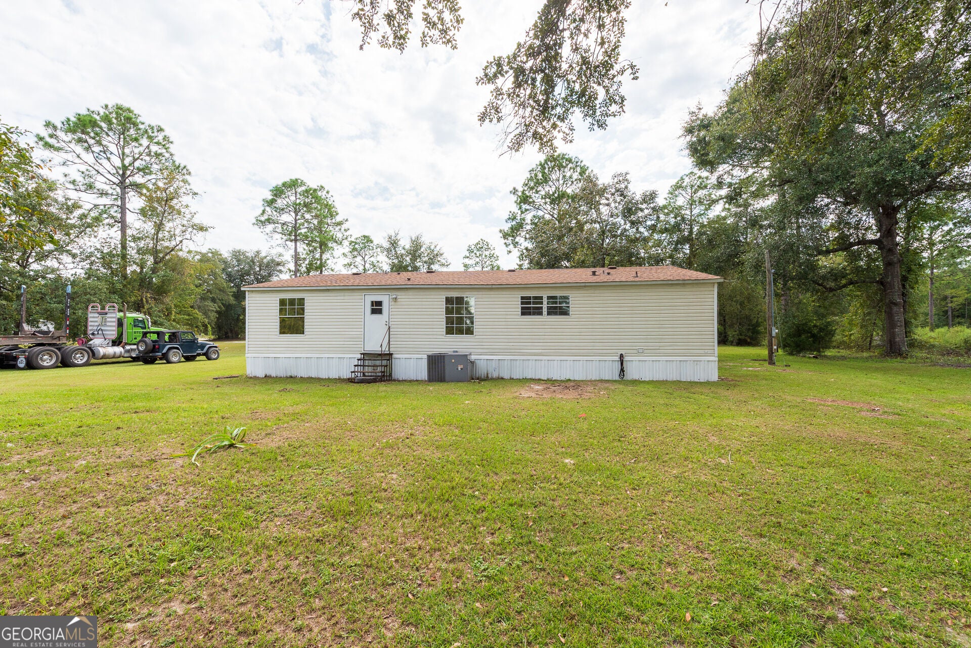 569 Shady Oaks CIR
