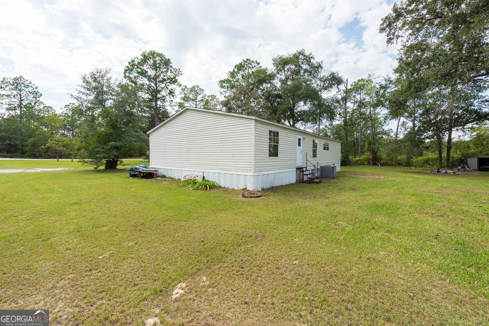 569 Shady Oaks CIR