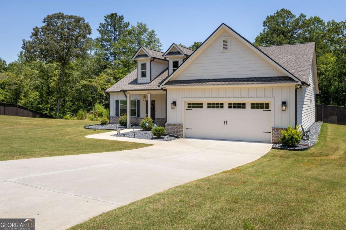 2124 Bullock Bluff DR