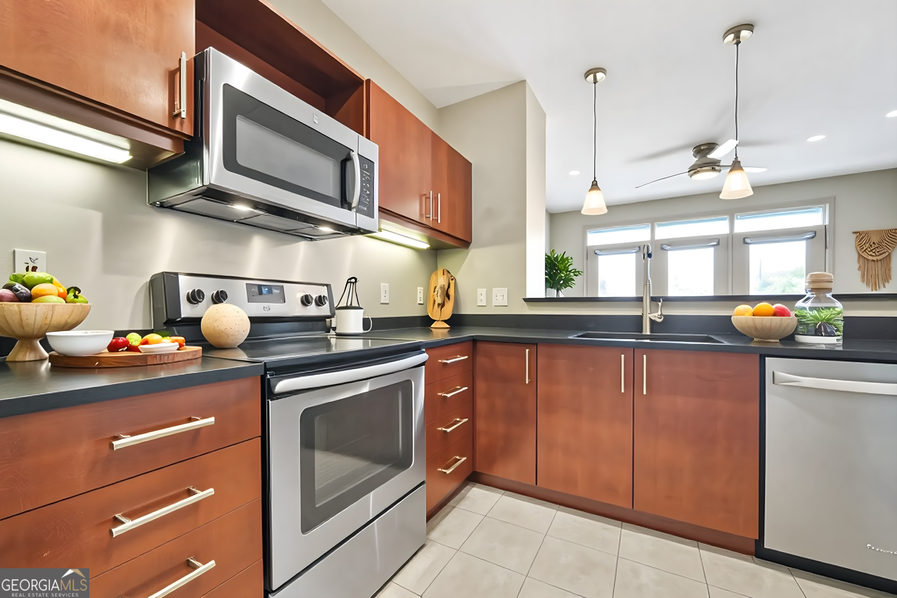 Element Condominum - Residential