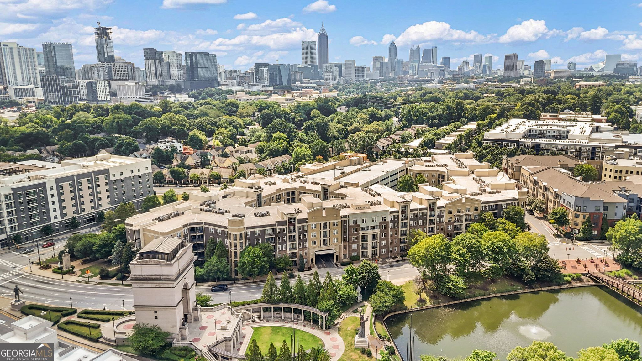Element Condominum - Residential