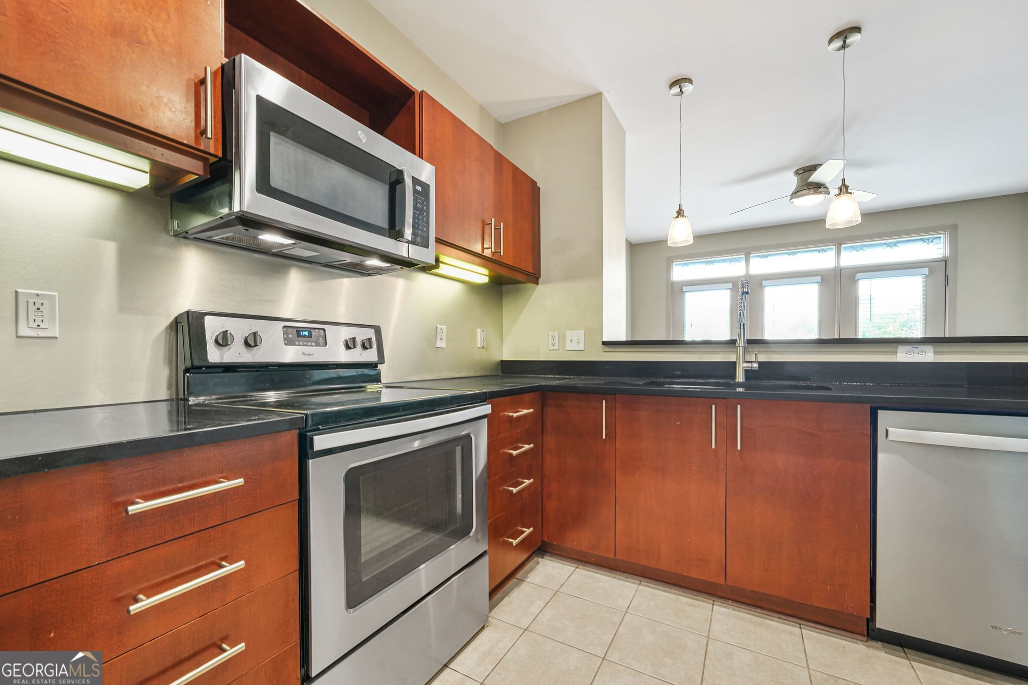 Element Condominum - Residential