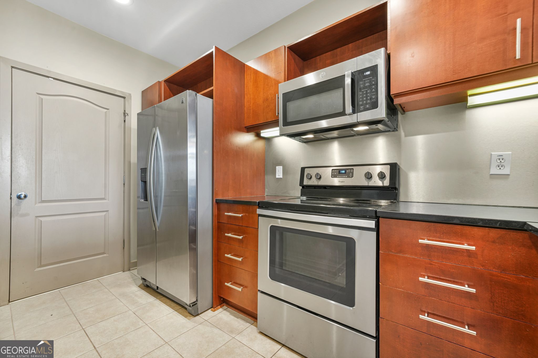 Element Condominum - Residential