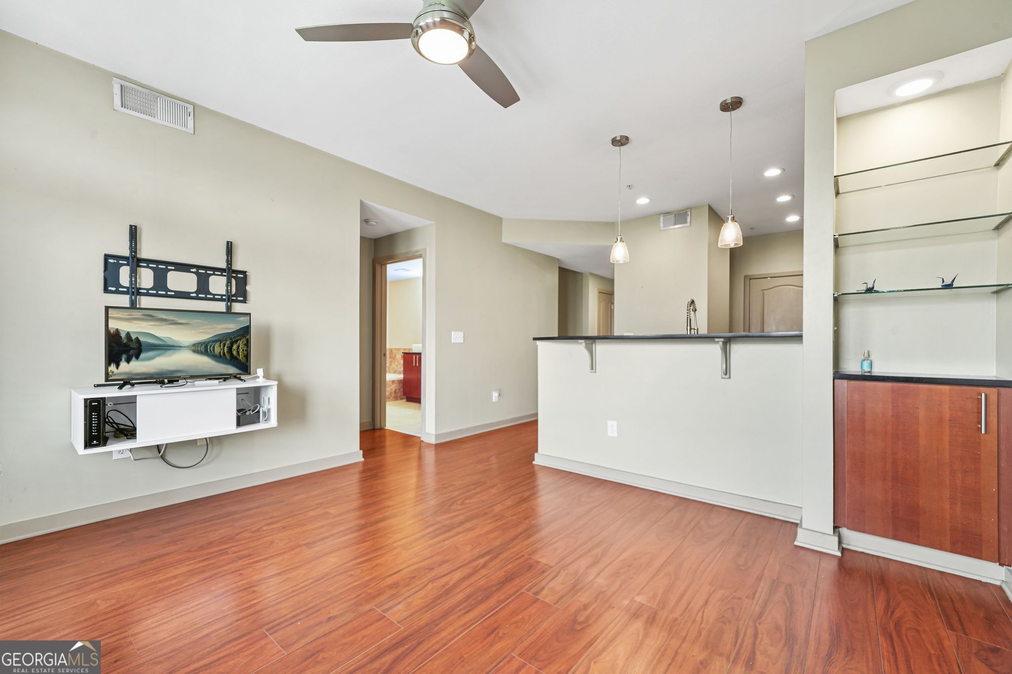 Element Condominum - Residential