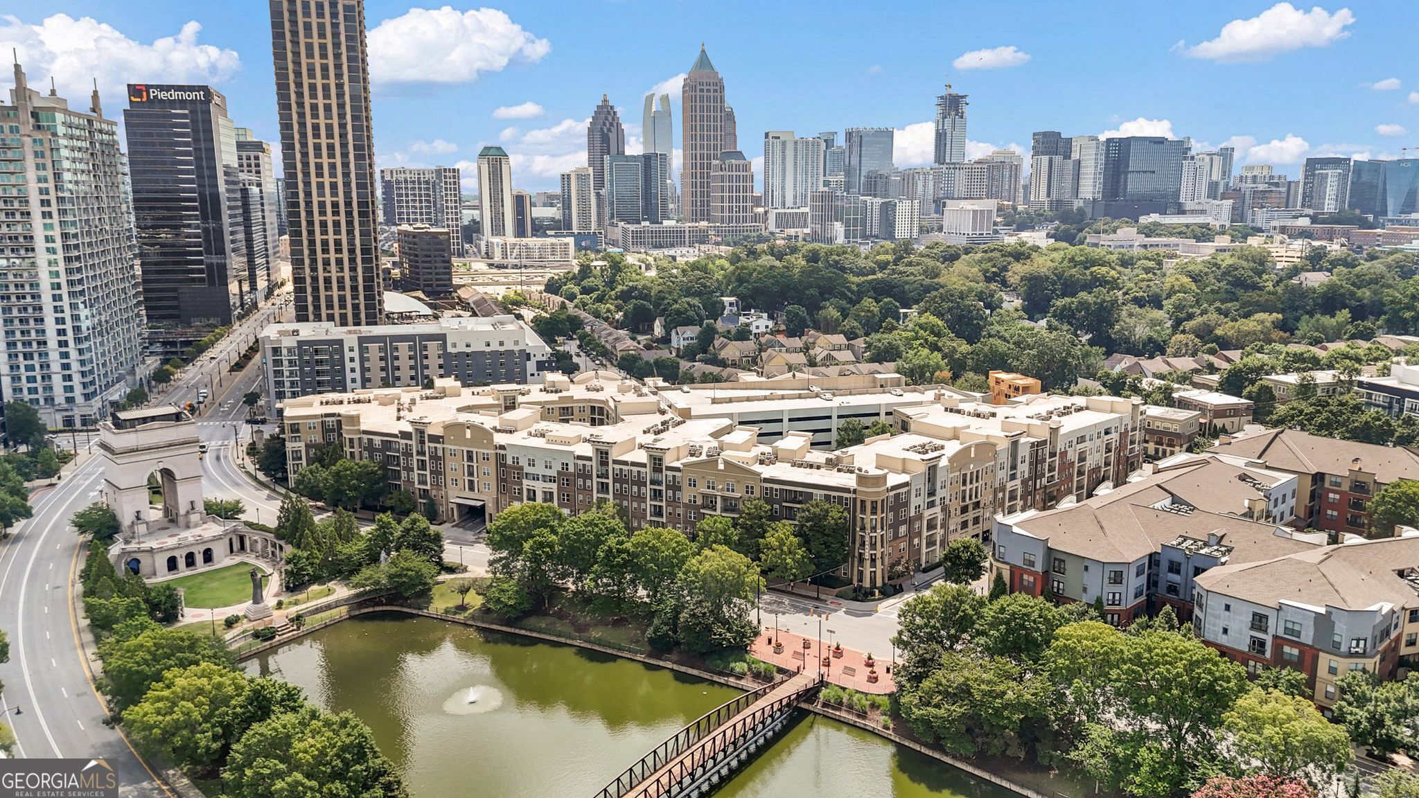 Element Condominum - Residential