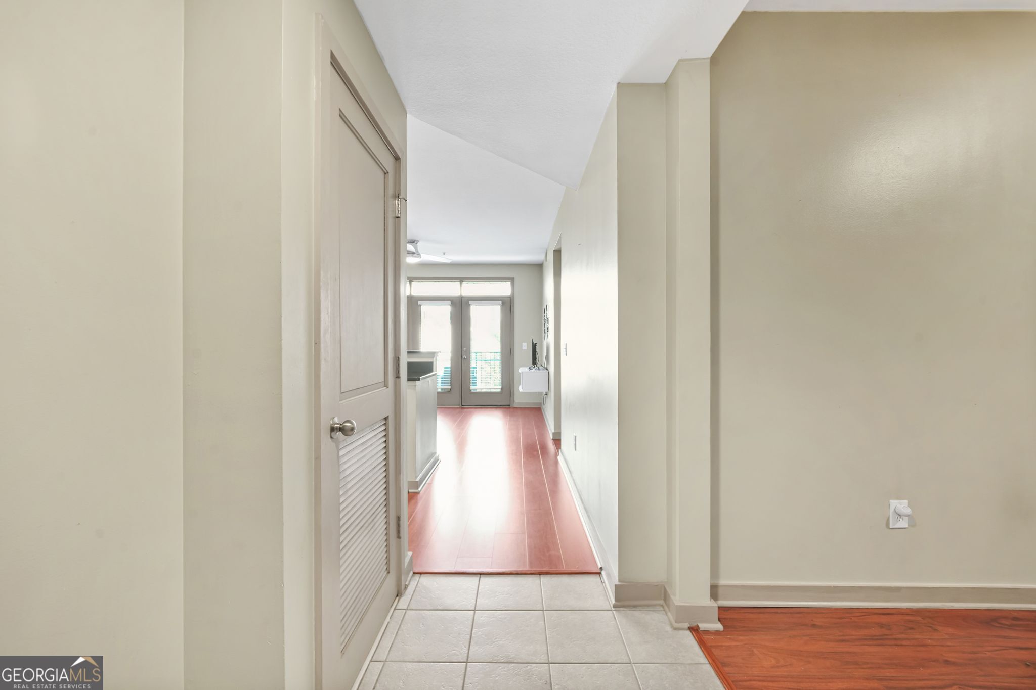 Element Condominum - Residential