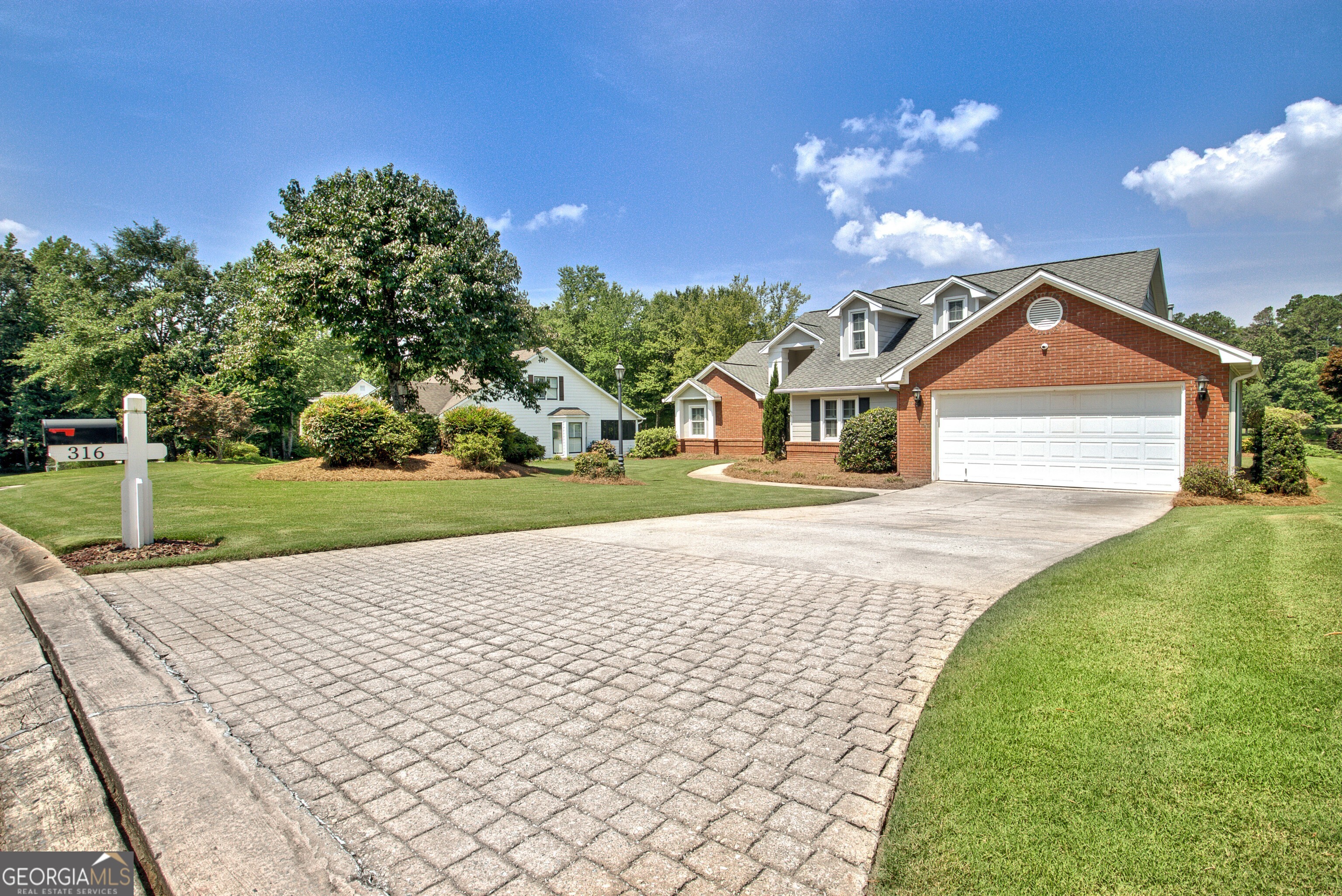 316 Kensington DR