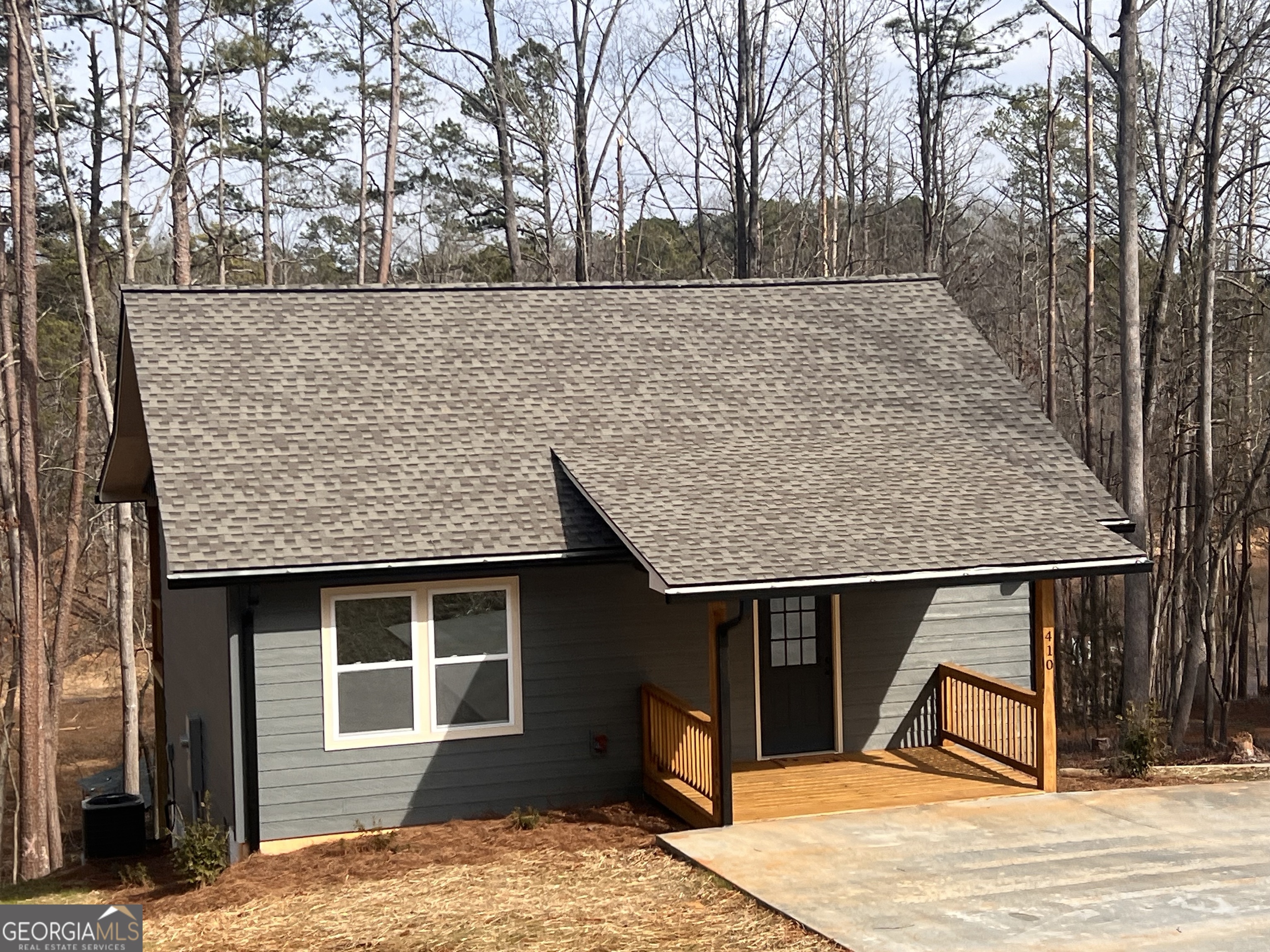 410 Lakeside Hills RD