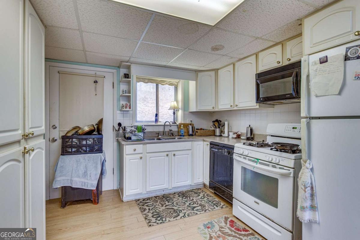 1036 Wooten Lake RD NW